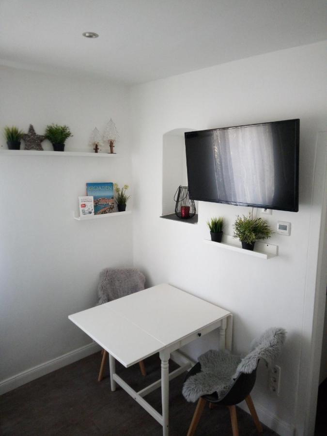 Gemuetliche 1 Zimmer Ferienwohnung Ludwigsburg Exterior foto